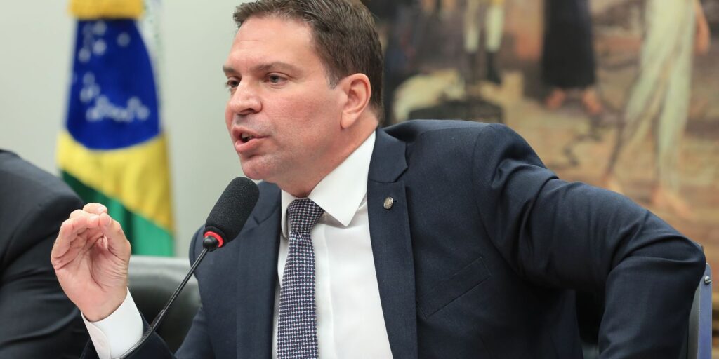 foragido-nos-eua,-ramagem-e-ouvido-pelo-stf-por-videoconferencia