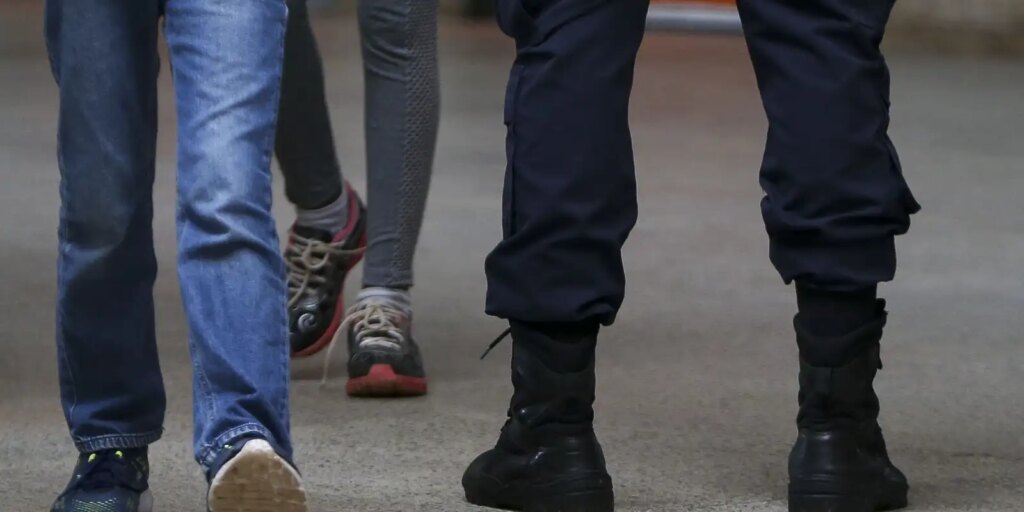 alunos-de-escola-no-df-sao-“punidos”-com-flexao-e-pms-sao-afastados