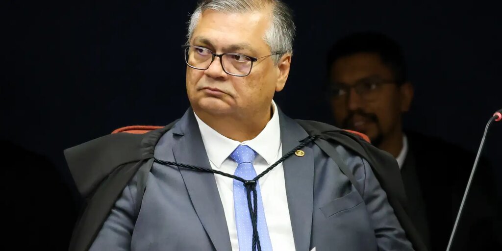 dino-proibe-saques-em-especie-de-emendas-parlamentares