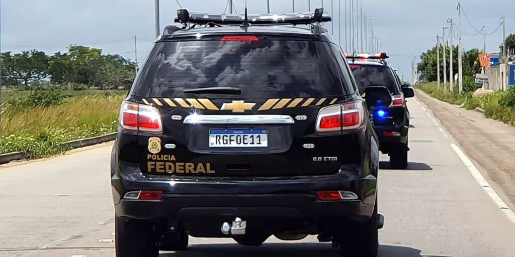 pf-prende-policiais-militares-envolvidos-com-grupos-criminosos-no-rio