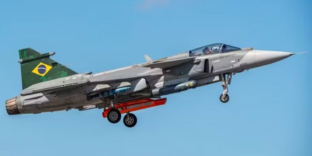 lula-batiza-primeiro-caca-gripen-produzido-no-brasil