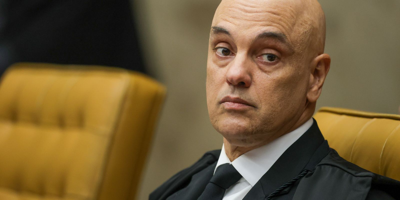 moraes-aumenta-restricao-para-voos-de-drones-na-casa-de-bolsonaro