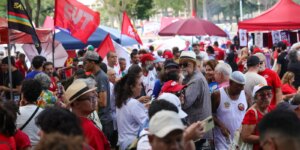 sindicatos-realizam-ato-pelo-direito-ao-descanso-e-fim-da-escala-6×1