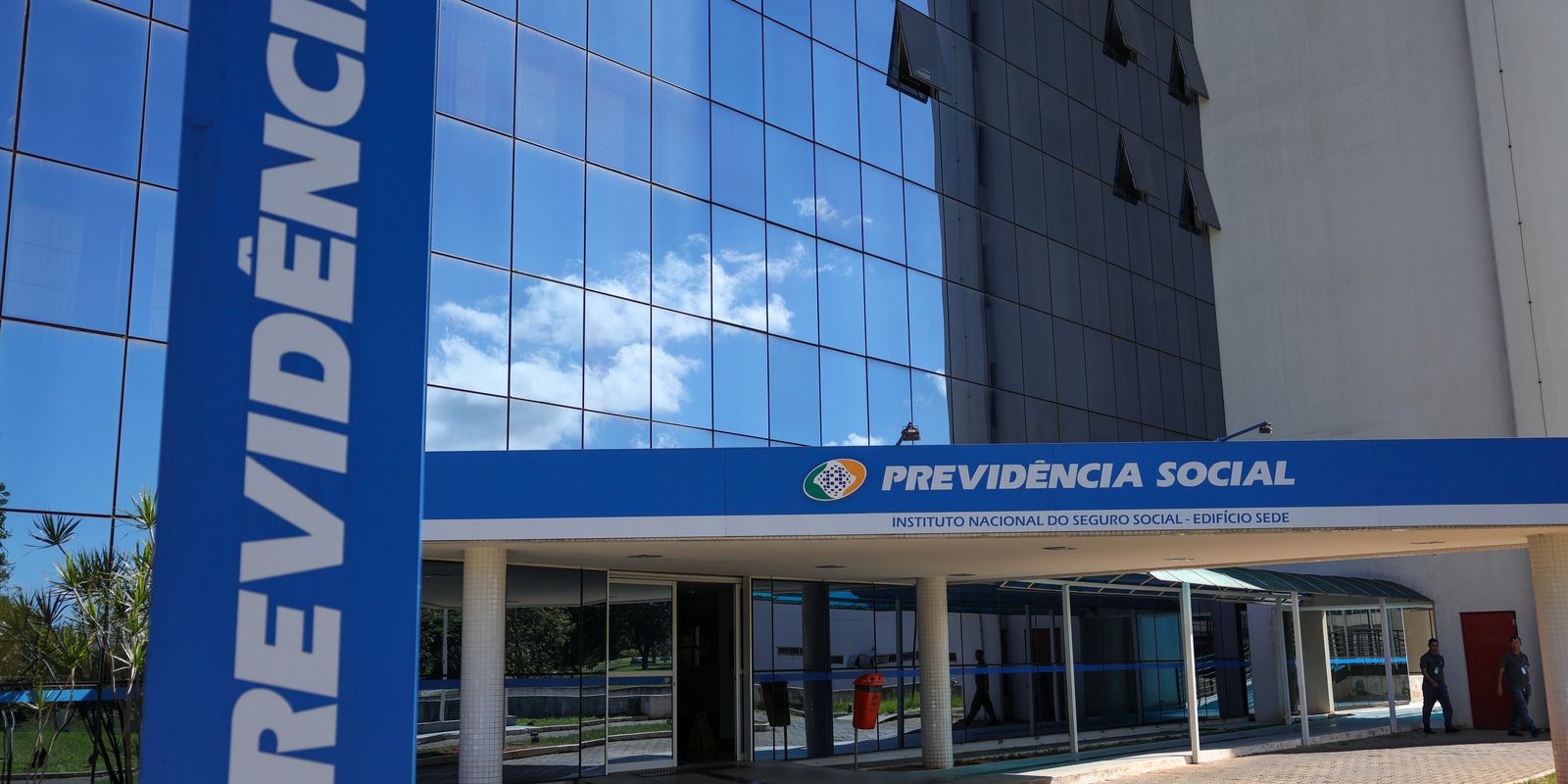 inss-paga-segunda-parcela-do-13o-a-aposentados-e-pensionistas