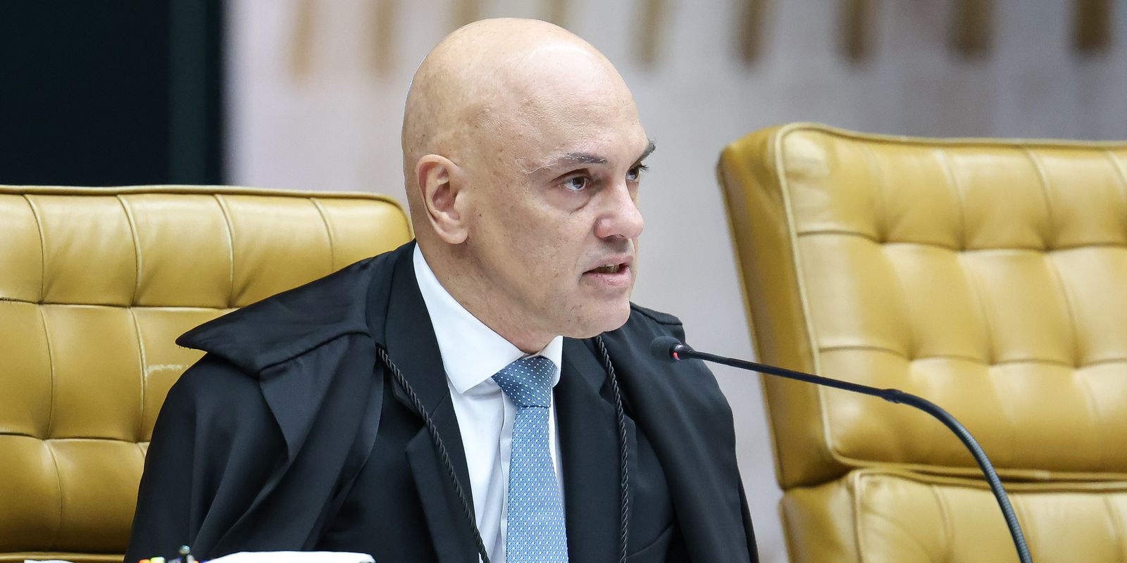 moraes-suspende-visitas-de-flavio-a-bolsonaro-na-prisao-domiciliar