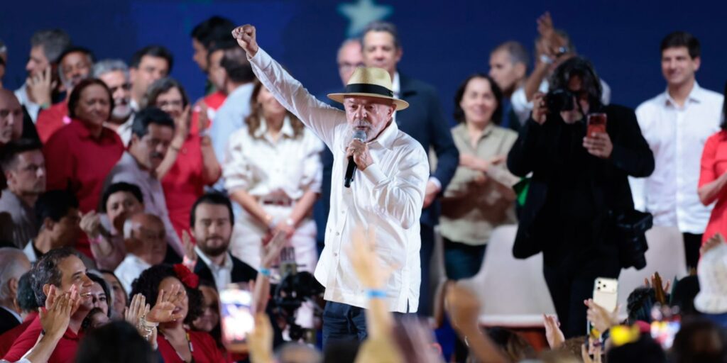 pt-oficializa-candidatura-de-lula-a-presidencia
