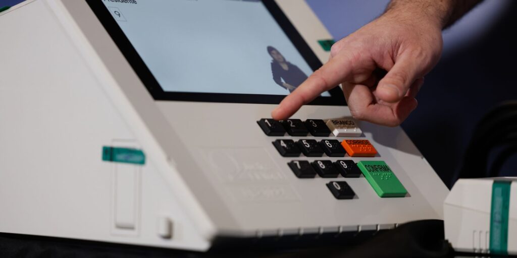 assinatura-digital-e-lacracao-impedem-alteracao-em-sistemas-eleitorais
