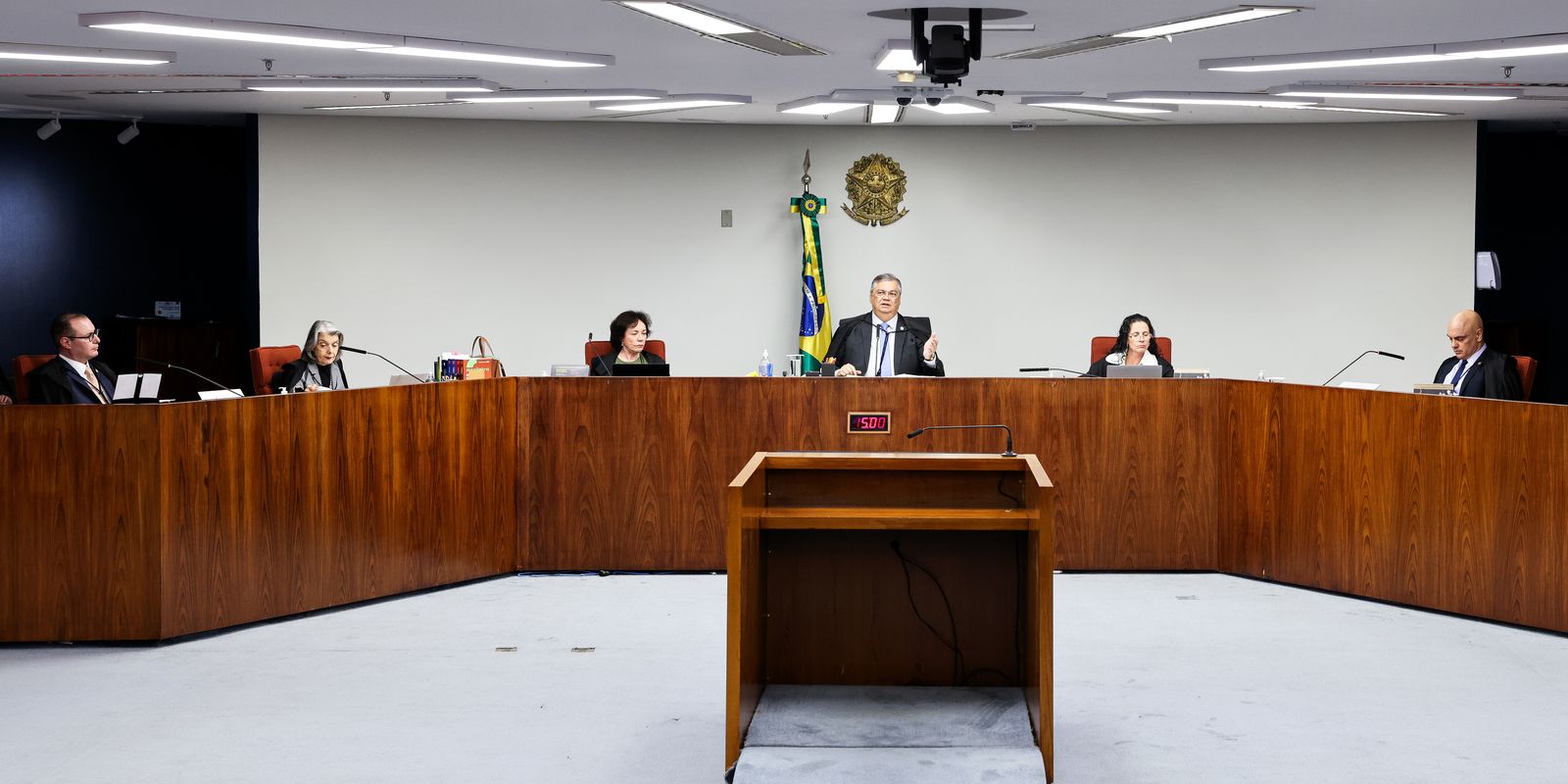 dino-e-moraes-defendem-rediscutir-dispensa-de-diploma-para-jornalista