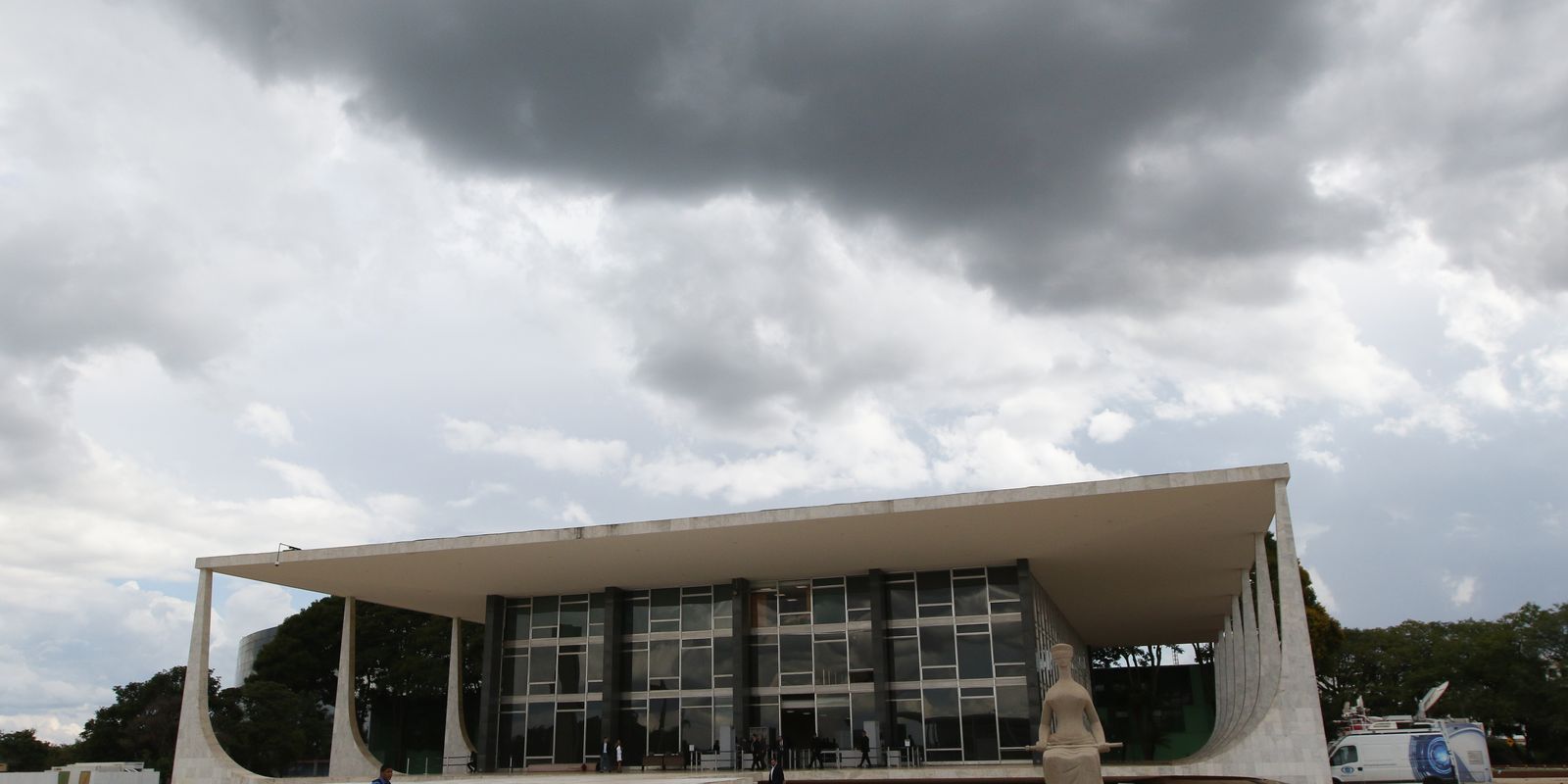 stf-retoma-julgamento-sobre-mandato-tampao-para-governo-do-rio