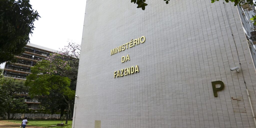governo-central-tem-superavit-de-r$-10,8-bilhoes-em-julho