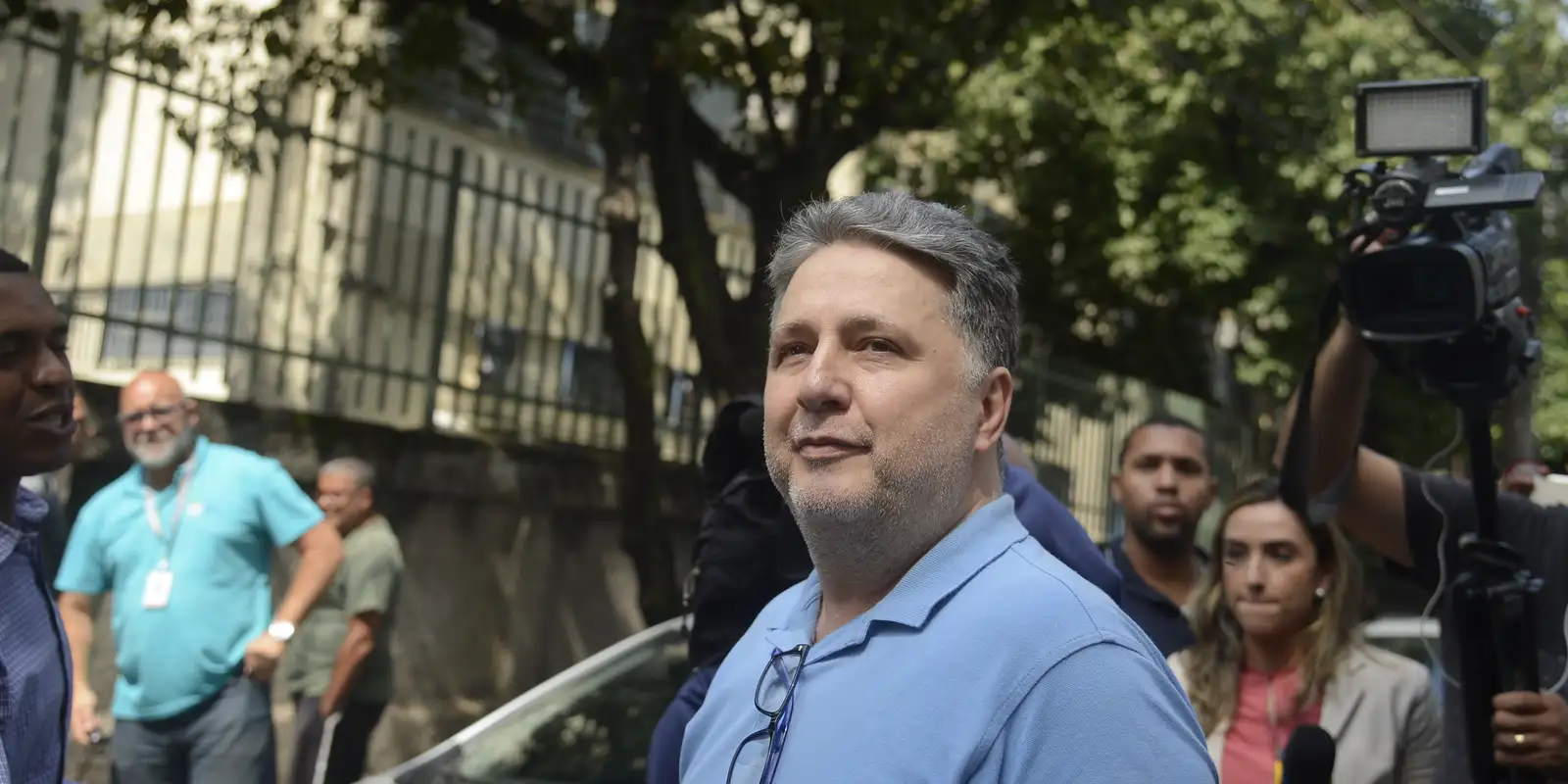 tre-rj-proibe-garotinho-de-ir-a-debate-e-ter-propaganda-eleitoral