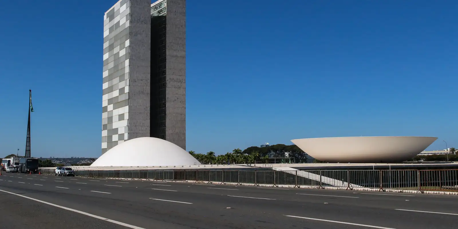 votacao-da-mp-que-zera-“taxa-das-blusinhas”-e-adiada-para-terca