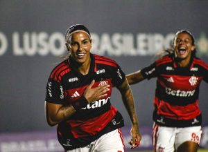 flamengo-derrota-vitoria-e-fica-perto-de-lideres-no-br-feminino