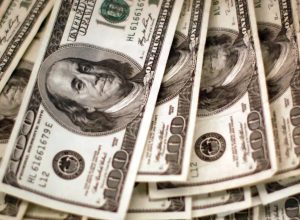 dolar-cai-para-r$-5-e-bolsa-sobe-com-alivio-no-oriente-medio