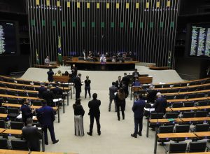 minirreforma-eleitoral-limita-e-parcela-multa-a-partidos-politicos