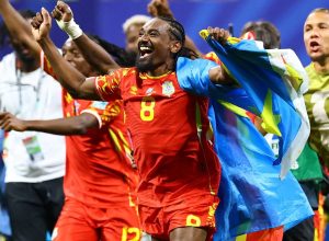 rd-congo-vence-de-virada-e-segue-na-copa,-como-colombia-e-portugal