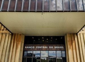 deficit-do-setor-publico-em-maio-foi-de-r$-56-bilhoes,-informa-bc