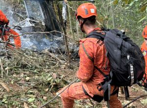 quatro-pessoas-morrem-em-queda-de-helicoptero-no-rio-de-janeiro