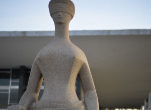 stf-ordena-suspensao-e-devolucao-de-penduricalhos-“exorbitantes”