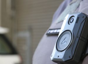 policiais-do-rj-devem-ter-novas-cameras-corporais-em-marco-de-2027
