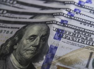 dolar-sobe-0,76%-e-fecha-a-r$-5,39-em-dia-de-cautela
